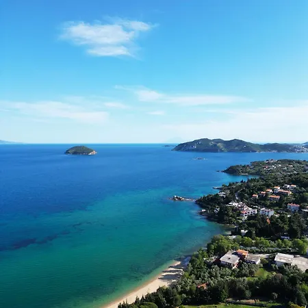 Dimitras アパート